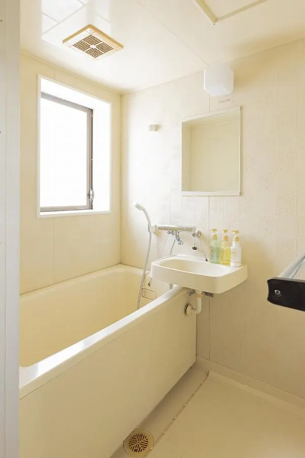 Guest House Shine Bright Fukuoka  0*, Fukuoka (Fukuoka) Japan